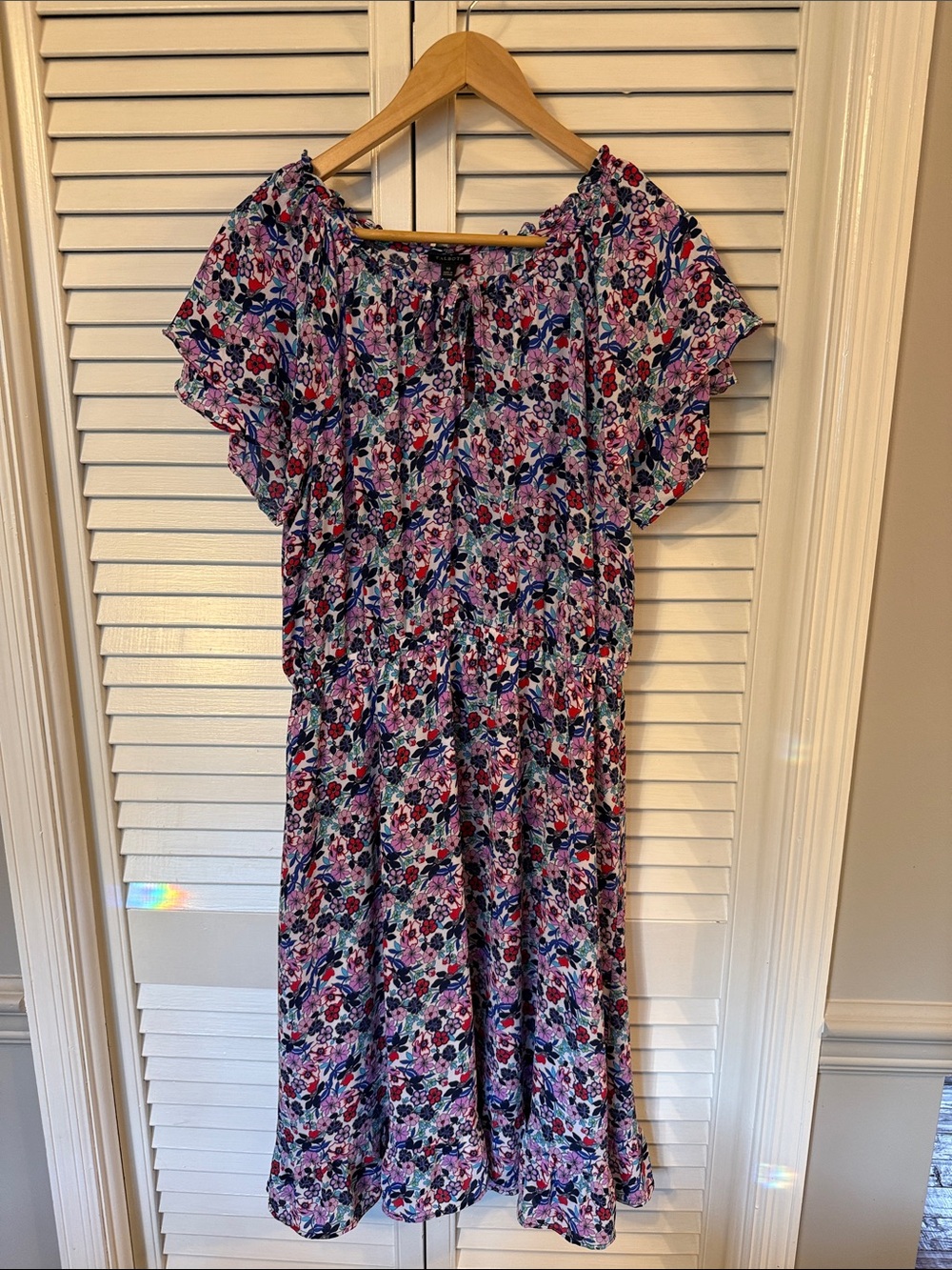 Talbots Floral Midi Dress Pink Purple Blue Size 10 Flutter Sleeve Classic Style - Picture 1 of 5